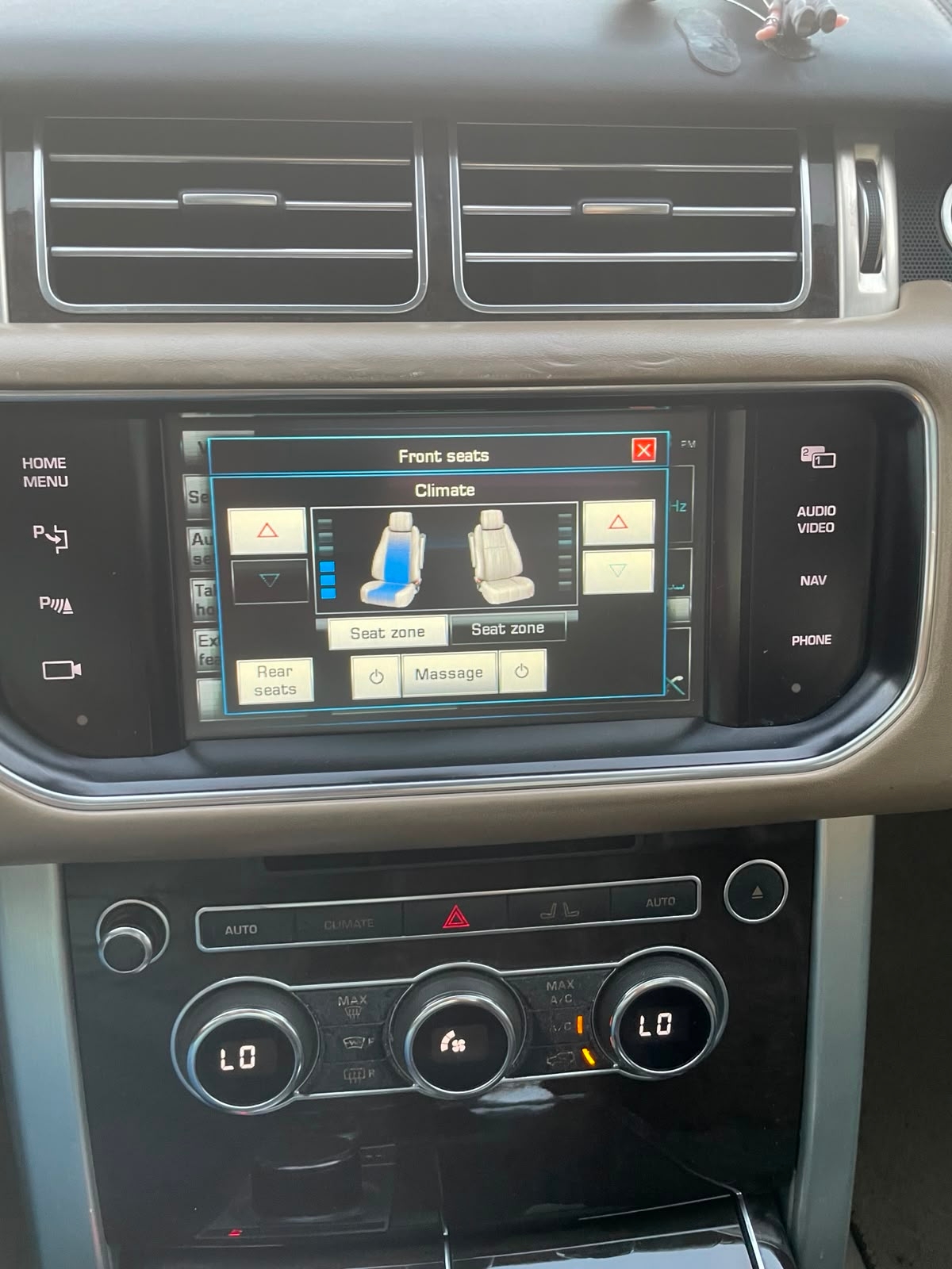 White Land Rover Range Rover Vogue Autobiography V8 2013